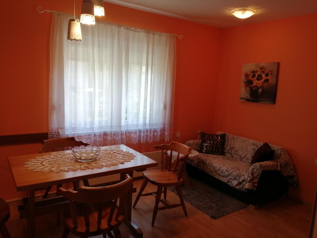 House Natali Apartman Vrhovine Kültér fotó