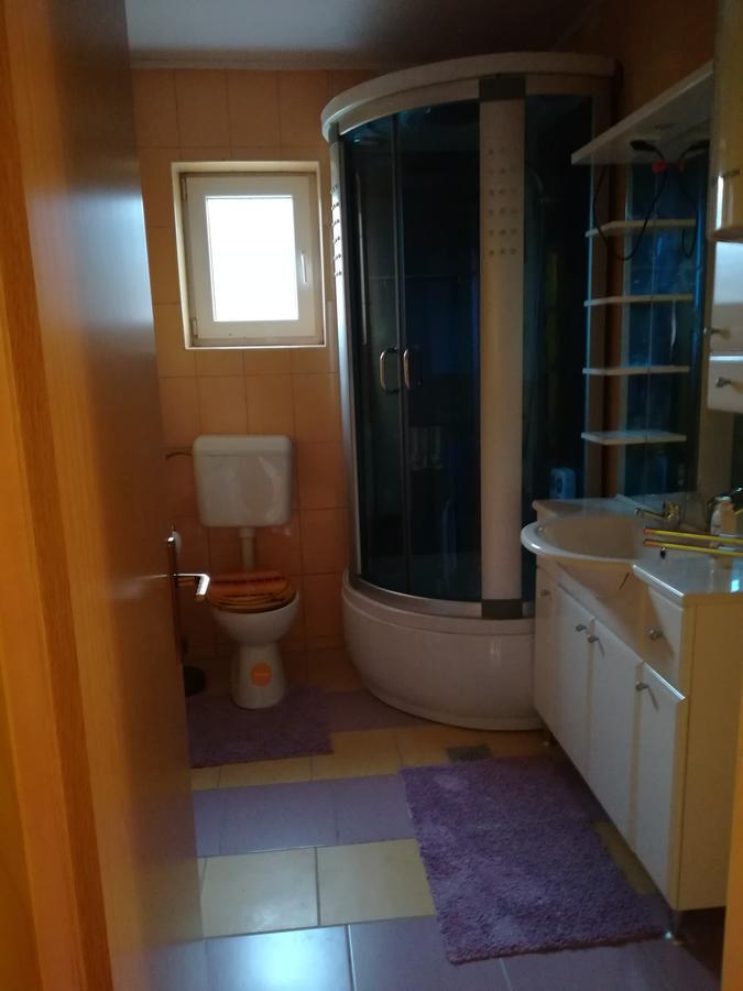 House Natali Apartman Vrhovine Kültér fotó