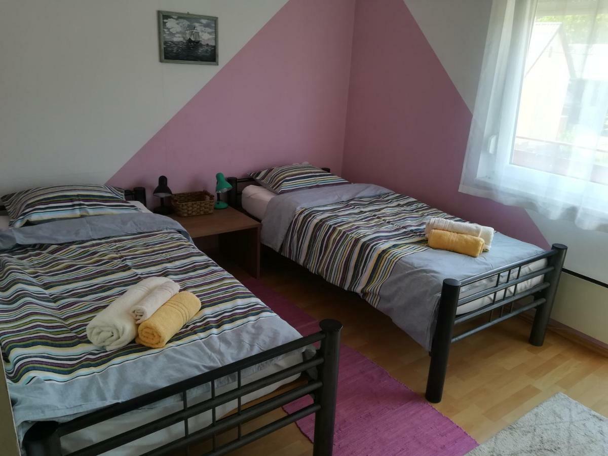 House Natali Apartman Vrhovine Kültér fotó