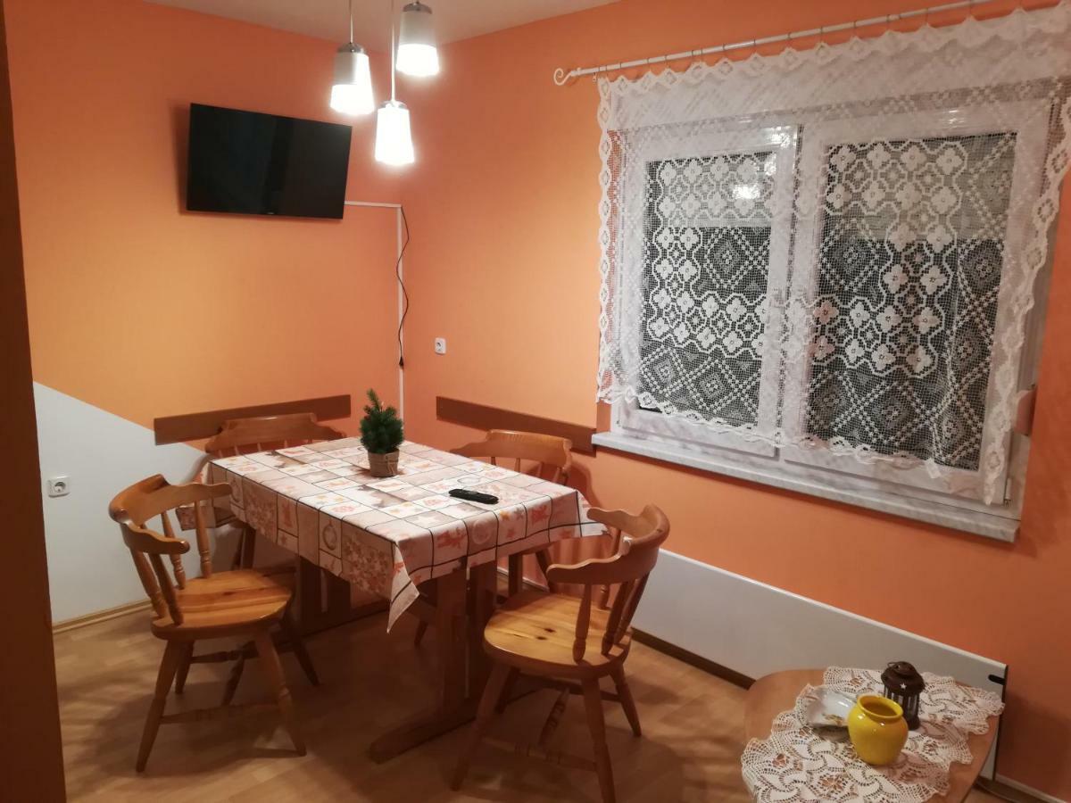 House Natali Apartman Vrhovine Kültér fotó